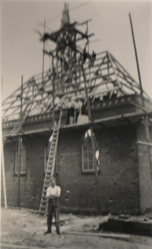 De bouw van de Gereformeerde kerk.
Foto ingezonden door Pieter Vos.. 
